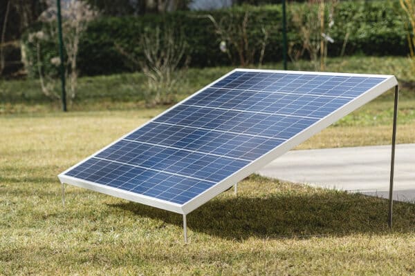 Solaranlage im Garten & Stromkosten sparen